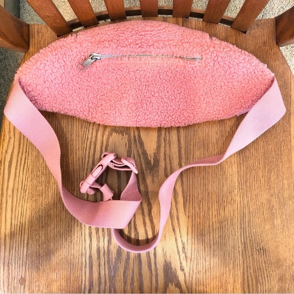 Gap Faux Sherpa Belt Bag, Guava Pink, 9” X 5” - Picture 5 of 9
